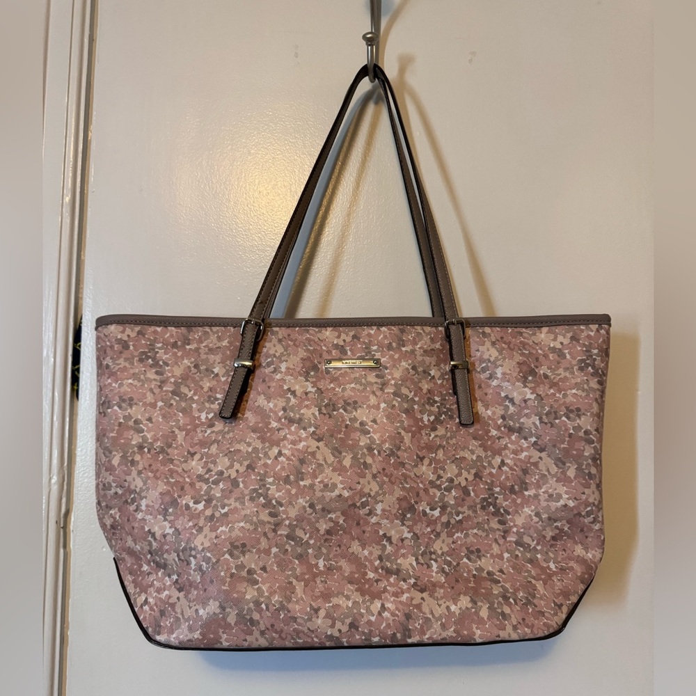 Nine West zip up tote